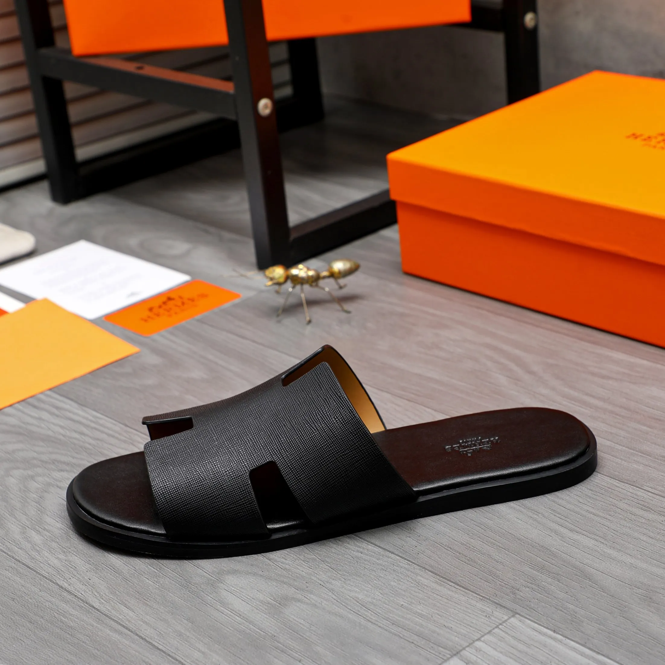 Men's shoes 💰280 Product trademark: Hermes "Hermes" slippers Regular size: 38-46 Product material: vertical grain cowhide upper, microfiber lining, original outsole